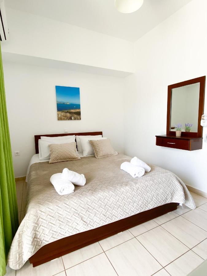 Acta'S Rooms Himarë Exteriér fotografie
