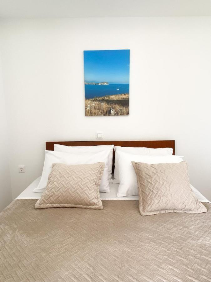 Acta'S Rooms Himarë Exteriér fotografie